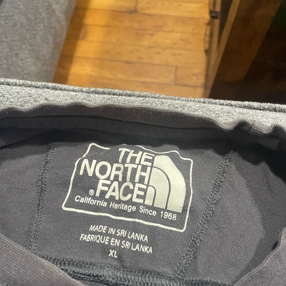 The North Face Graphic Long Sleeve Shirt Size XL - Picture 3 of 5